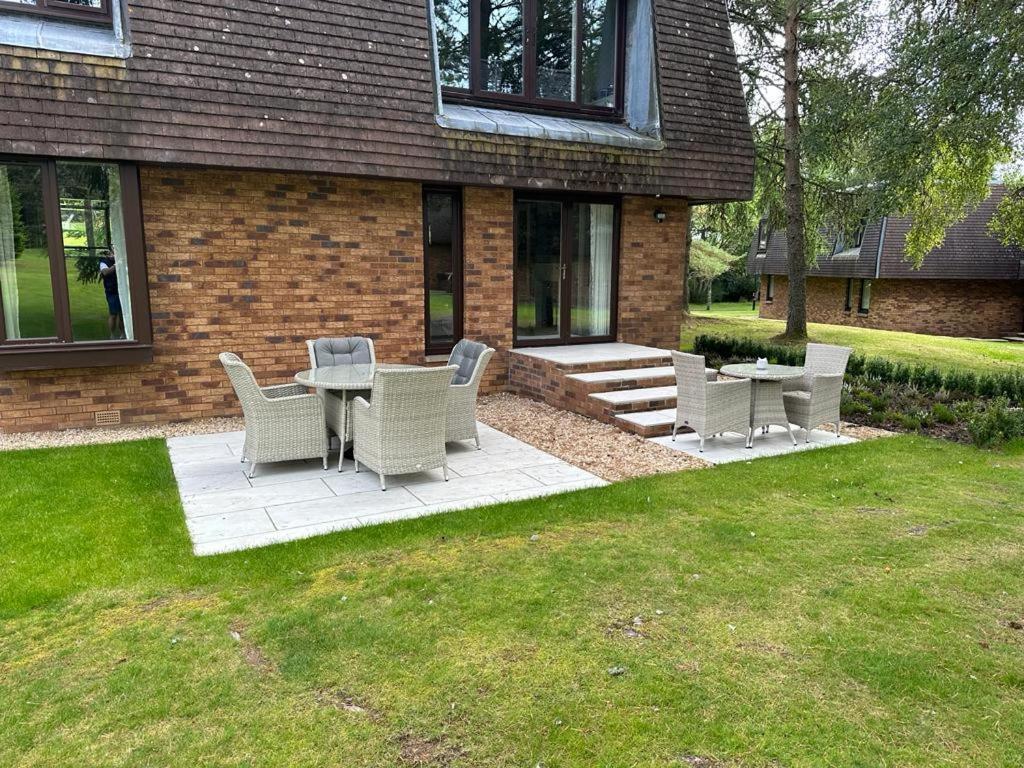 One Dunbar Court Gleneagles Village Apartment *